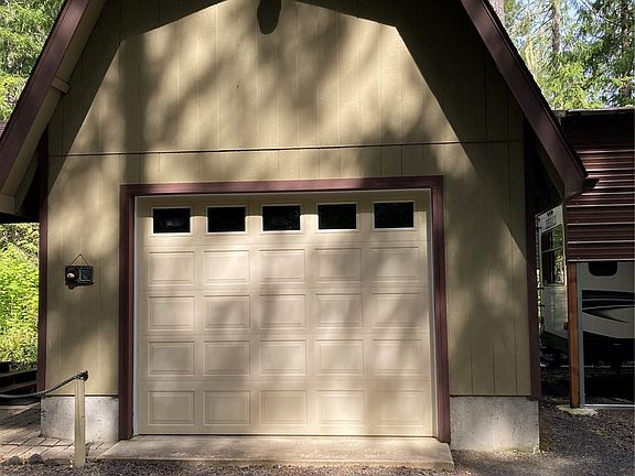 2nd image of 131 N Mallard Way E