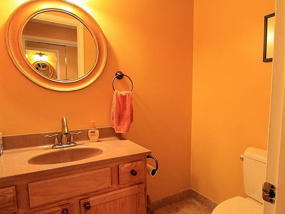 3rd image of 1516 Woodledge Cir
