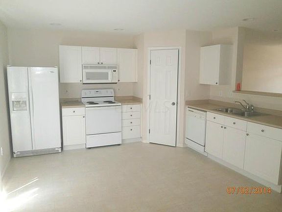 3rd image of 307 Oxford Oak Dr