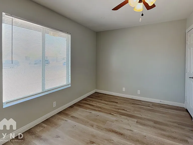 1908 Allen Ave — Photo 17