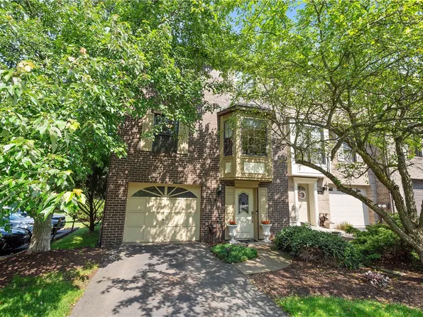 617 Woodcrest Dr, Pittsburgh, PA 15205