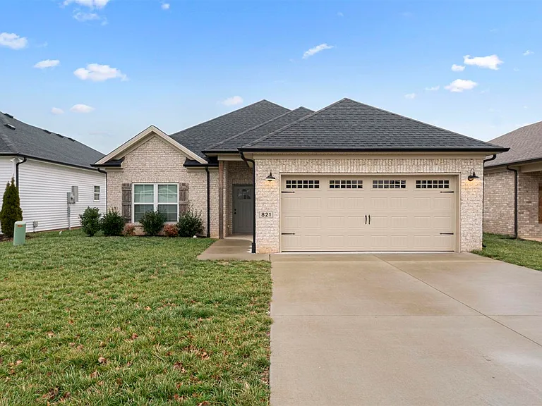 821 Poplar Log Dr — Photo 1
