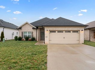 821 Poplar Log Dr, Bowling Green, KY 42101
