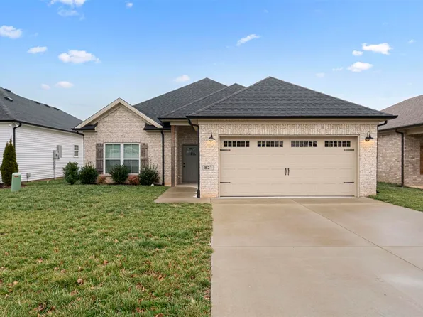 821 Poplar Log Dr, Bowling Green, KY 42101