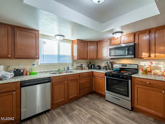 3rd image of 502 W Columbia St