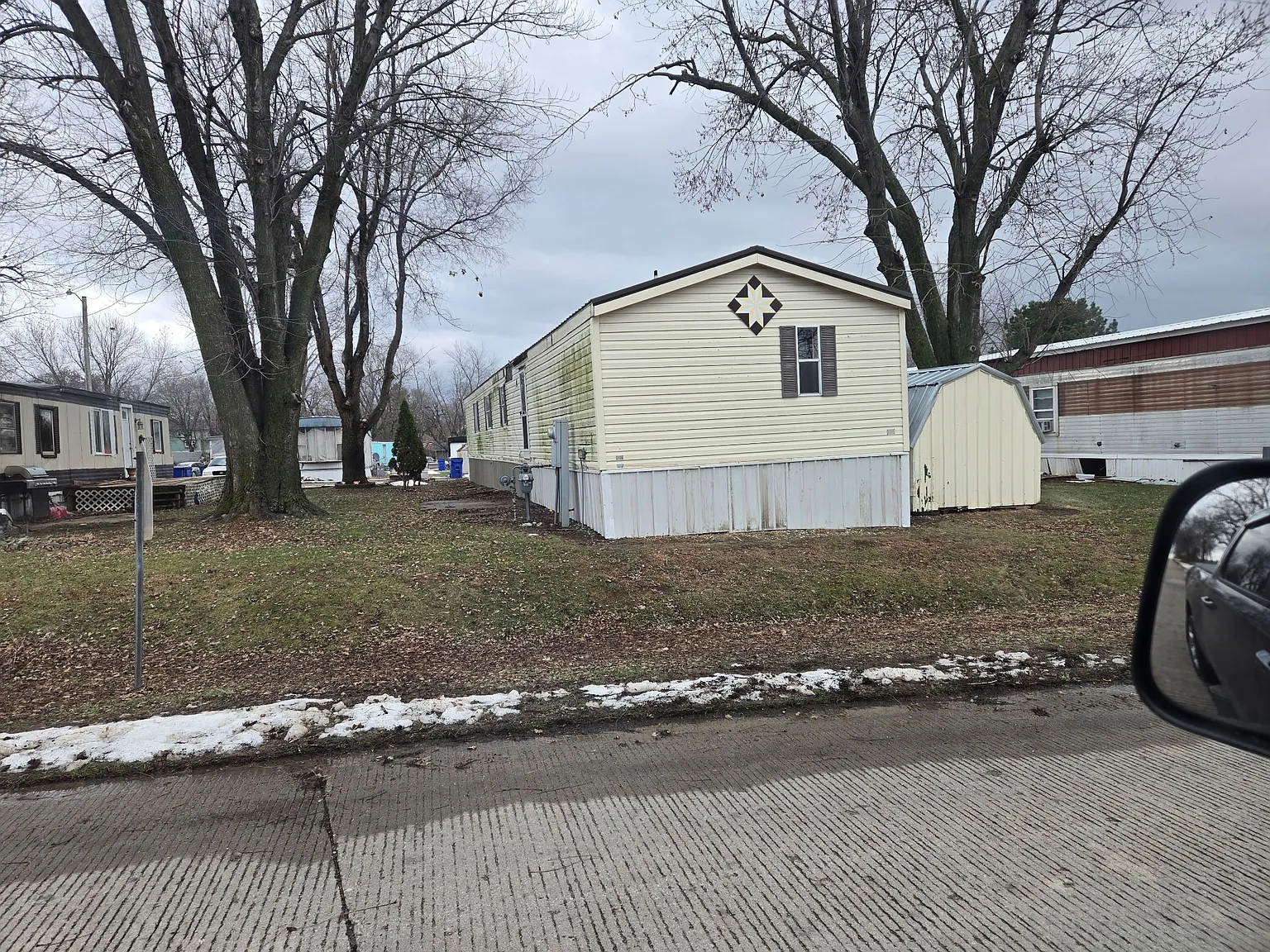 2 bed, 1000 sqft, $419 — Photo 1