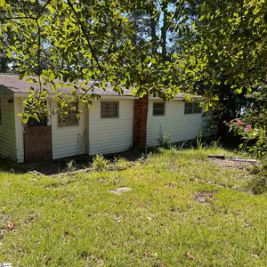 81 Challenger Rd, Cross Hill, SC, 29332
