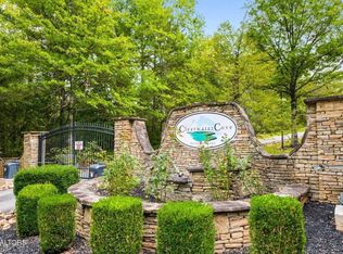 44 Old Hearth Dr, La Follette, TN 37766