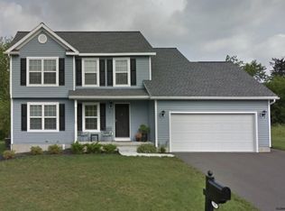 11 Autumn Ln, Troy, NY 12182