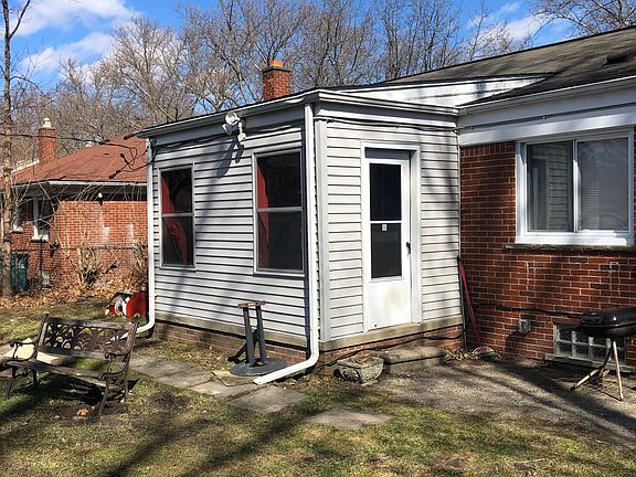 2nd image of 24031 Westhampton Ave