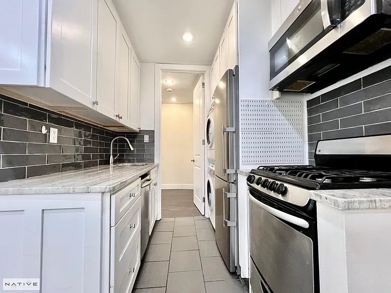 93 India St #1D — Photo 3