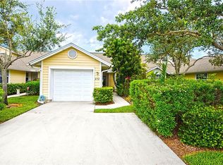 492 6th St, Vero Beach, FL 32962