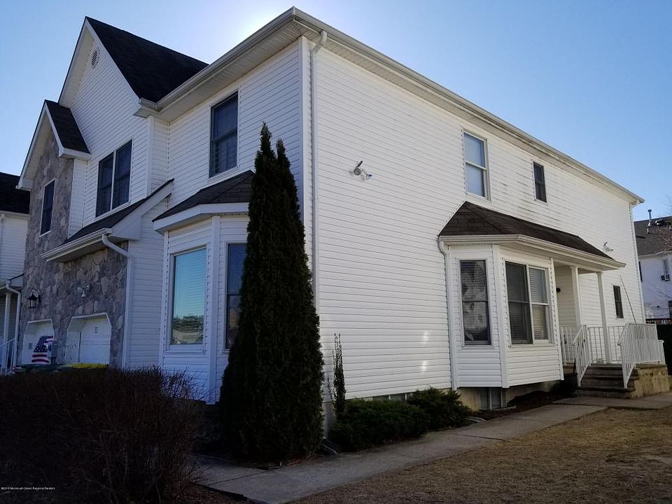 1st image of 53 Kingsfield Dr