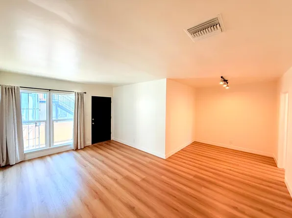 Spacious modern 1 bed - 1 bath unit with Washer/Dryer and Parking in prime Studio City !, 3936 Kentucky Dr #3938-1/2, Los Angeles, CA 90068
