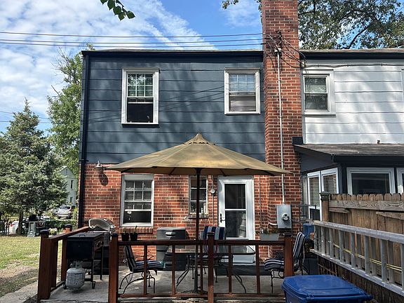 3rd image of 2207 Farrington Ave