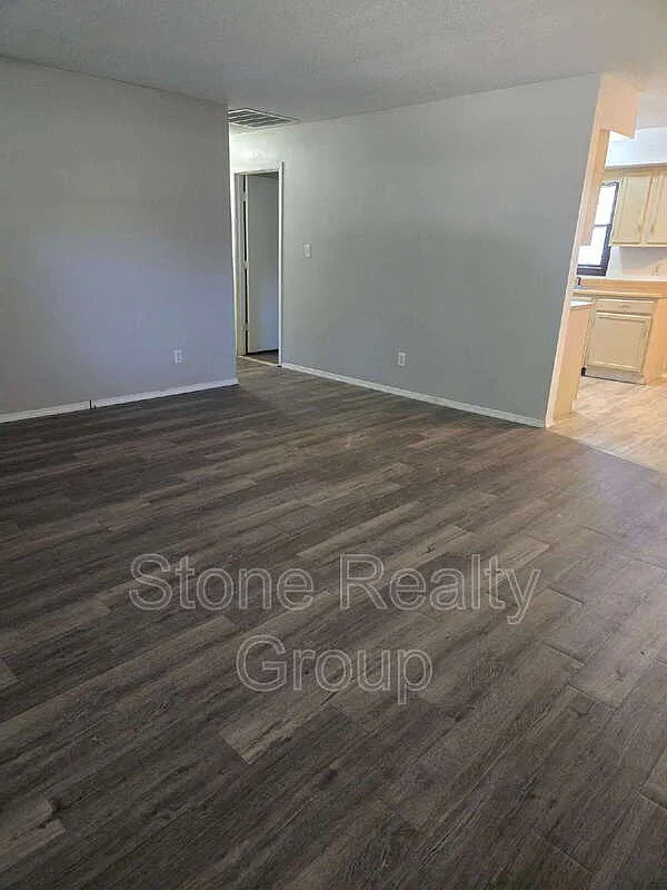 2 bed, 1.5 bath, $1,050 — Photo 1