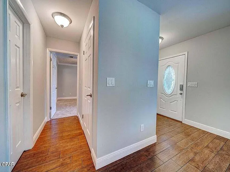 350 Greenwood Cir — Photo 6
