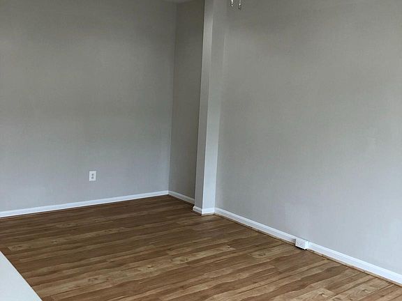 4th image of 3987 Hartlake St