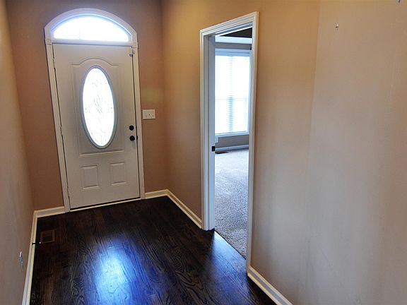 3rd image of 1361 Chinook Cir