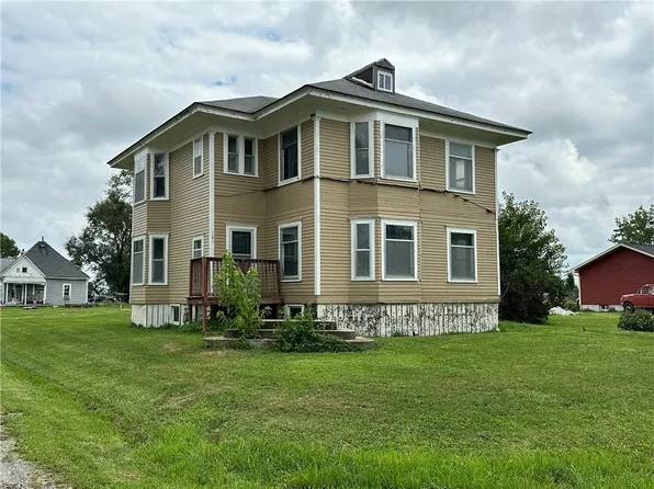 101 S East St, Green City, MO 63545