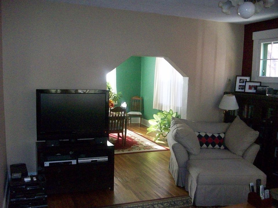 2nd image of 236 Lelia St