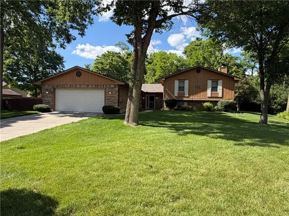 2709 Pine Valley Ct, Dayton, OH 45414