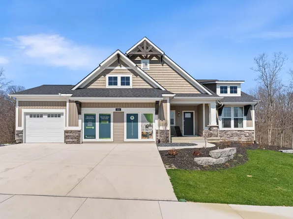 3105 Hollace Dr, Jenison, MI 49428