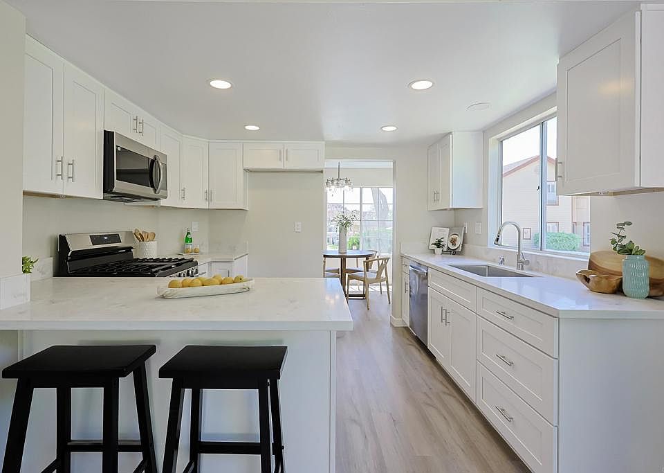 1st image of 1889 Manzana Way
