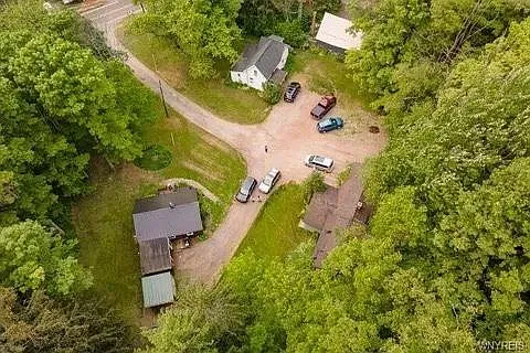 720 W Falls Rd — Photo 5