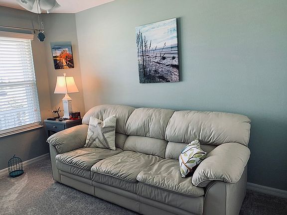 3rd image of 4292 Valentine Ave