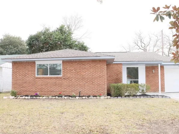 3827 Darlinghurst Dr, Houston, TX 77045