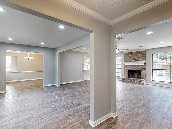 4th image of 2015 Lake Hills Dr