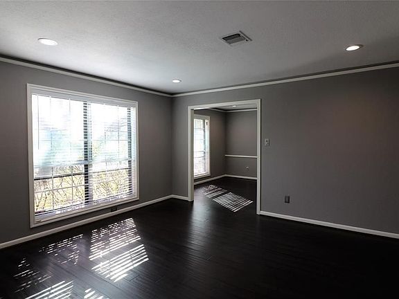 3rd image of 10826 Olympia Dr