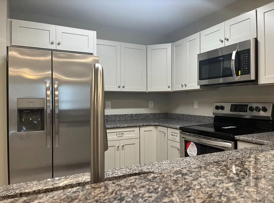 904 Beach Walk Pl