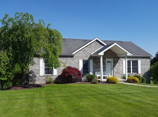 563 Center Hill Rd, Pittsburgh, PA 15239