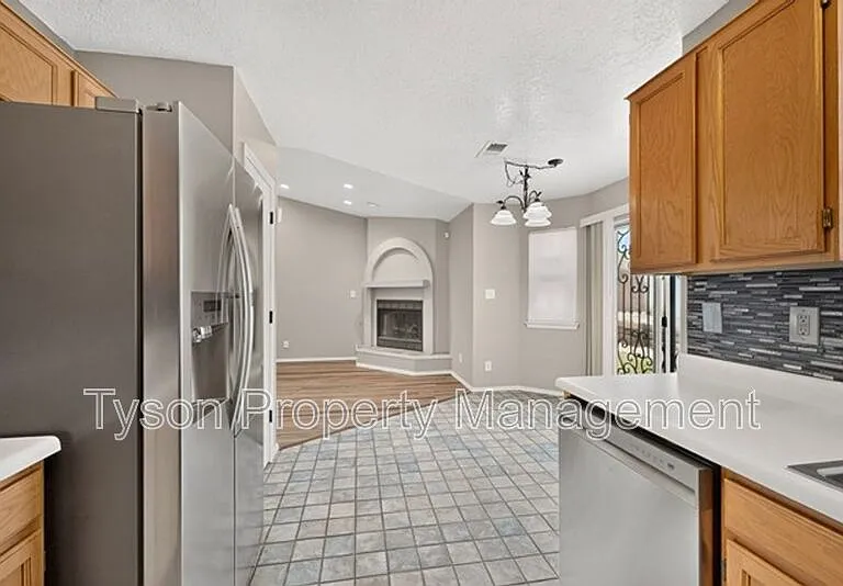 1409 Stoneway Dr NW — Photo 11