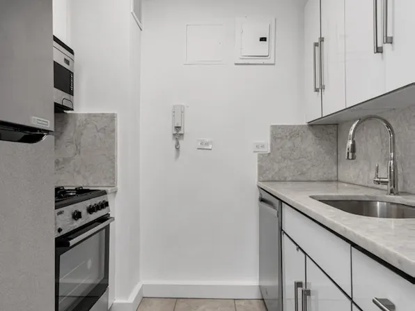 750 Park Avenue image 6 of 12