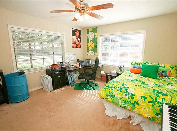 3rd image of 4506 Caswell Ave