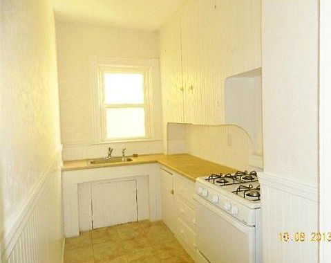 4th image of 26 Adams St