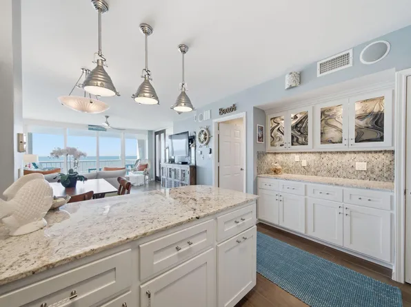 1401 E Beach Dr Unit 703, Galveston, TX 77550
