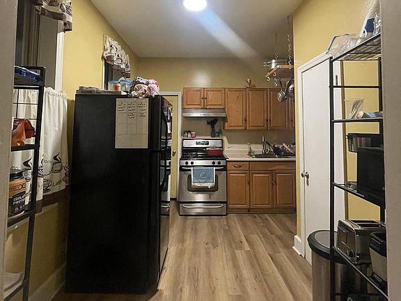 4th image of 3018 N Franklin St