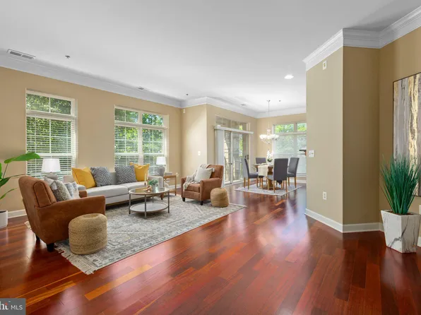 680 Watermans Dr APT 103, Woodbridge, VA 22191