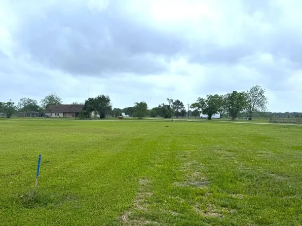 1 Riverside St, Palacios, TX 77465