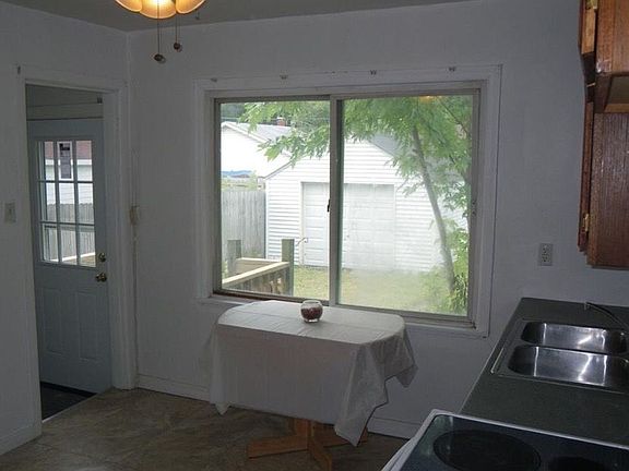 5th image of 1844 Bremen Ave