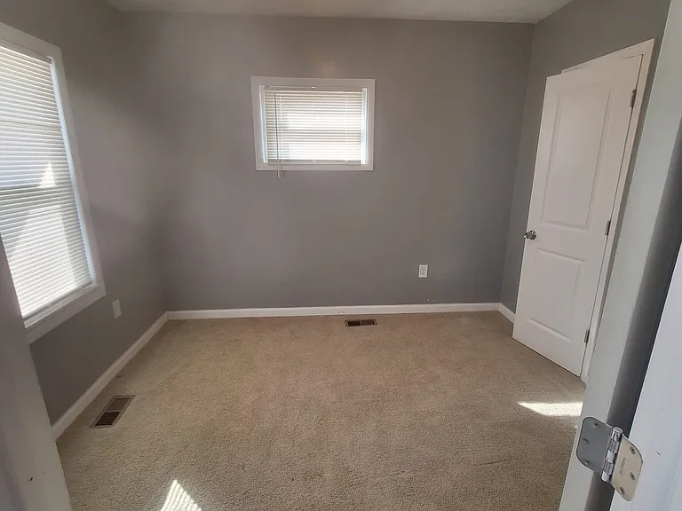 12613 Parkhill Ave — Photo 3