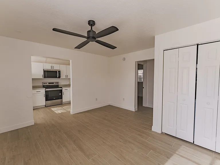 1322 W Roosevelt St #9 — Photo 4
