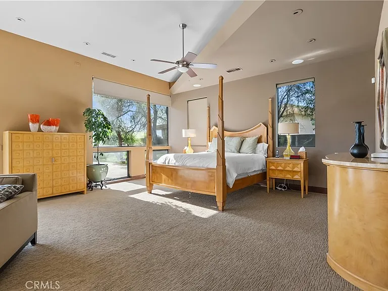 68 Royal Saint Georges Way — Photo 37