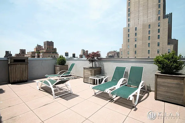 Rented by Kian Realty | media 7