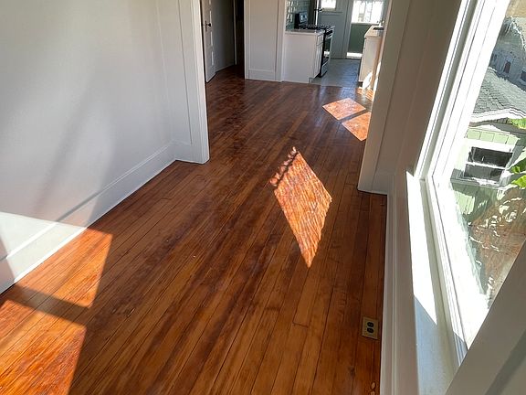 5th image of 1066 Robinson Ave Unit 3