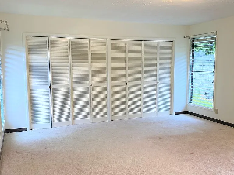 2702 Manoa Rd — Photo 7